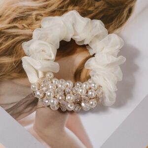 Semipearly Scrunchie (white)